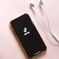 TIKTOK“不賣(mài)就禁”在美極限拉扯：最后還得是靠特朗普！